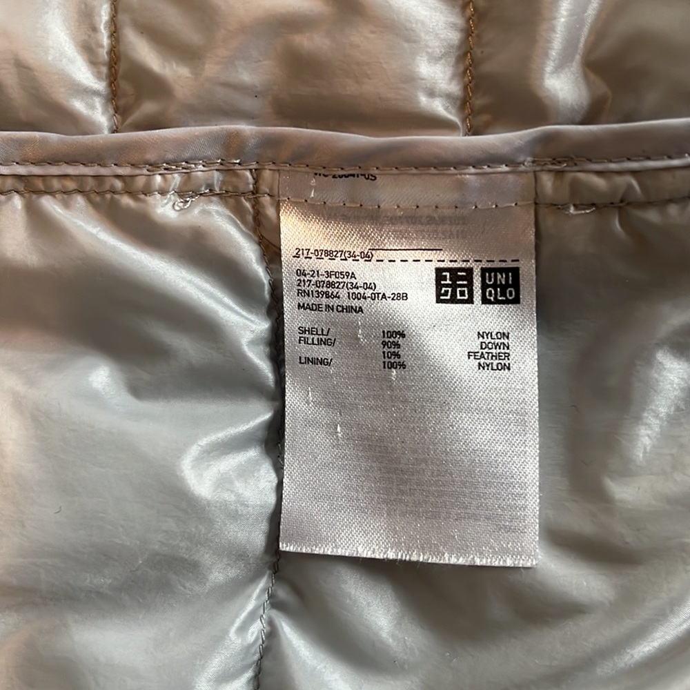 UNIQLO silver ultra light down puffer jacket zippered pockets size XS packable - Picture 4 of 9
